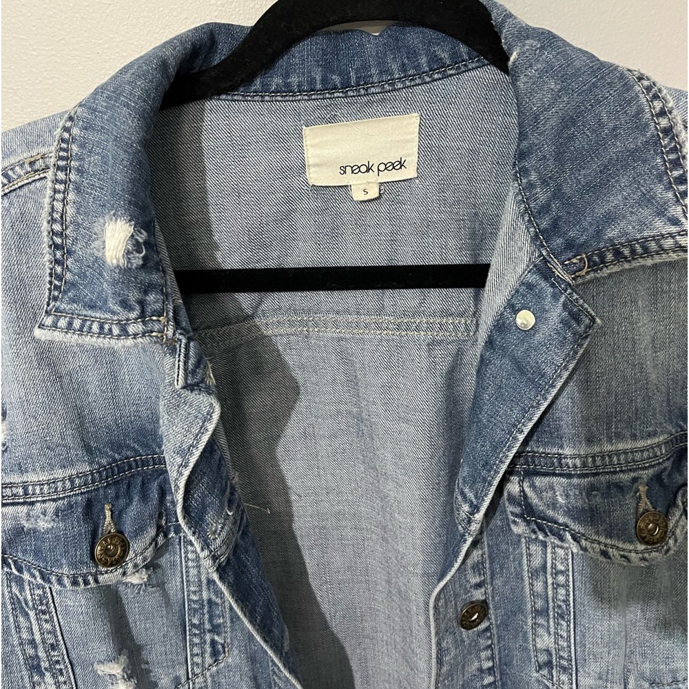 SOLD! Taking to consignment 7/31 Vici Layne distressed denim Jean jacket - Picture 14 of 16